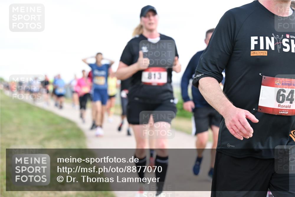 14.09.2025 - Airport Race Dr. Thomas Lammeyer http://msf.ph/oto/8877070 14.09.2025 12:22:16 Laufen 813, 42, 64 meine-sportfotos.de