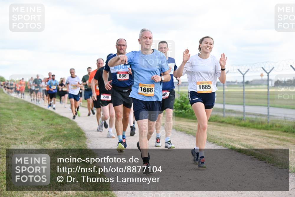 14.09.2025 - Airport Race Dr. Thomas Lammeyer http://msf.ph/oto/8877104 14.09.2025 12:22:23 Laufen 866, 1, 240, 1666, 1665, 88 meine-sportfotos.de