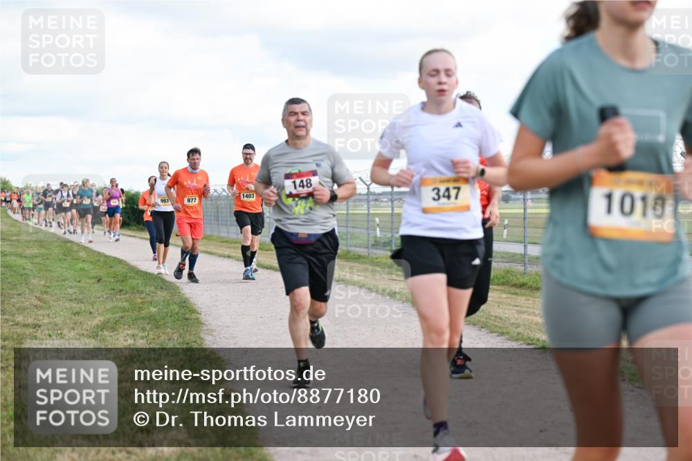 14.09.2025 - Airport Race Dr. Thomas Lammeyer http://msf.ph/oto/8877180 14.09.2025 12:22:35 Laufen 1403, 993, 977, 148, 347, 1010 meine-sportfotos.de