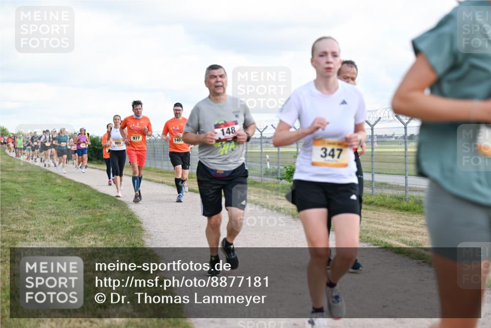 14.09.2025 - Airport Race Dr. Thomas Lammeyer http://msf.ph/oto/8877181 14.09.2025 12:22:35 Laufen 977, 993, 1403, 148, 347 meine-sportfotos.de
