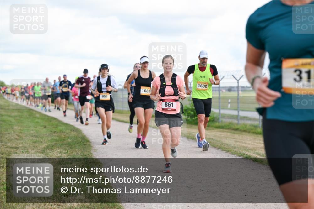 14.09.2025 - Airport Race Dr. Thomas Lammeyer http://msf.ph/oto/8877246 14.09.2025 12:22:47 Laufen 951, 1083, 861, 1682, 31 meine-sportfotos.de