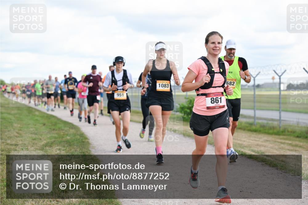 14.09.2025 - Airport Race Dr. Thomas Lammeyer http://msf.ph/oto/8877252 14.09.2025 12:22:48 Laufen 951, 1083, 861, 682 meine-sportfotos.de