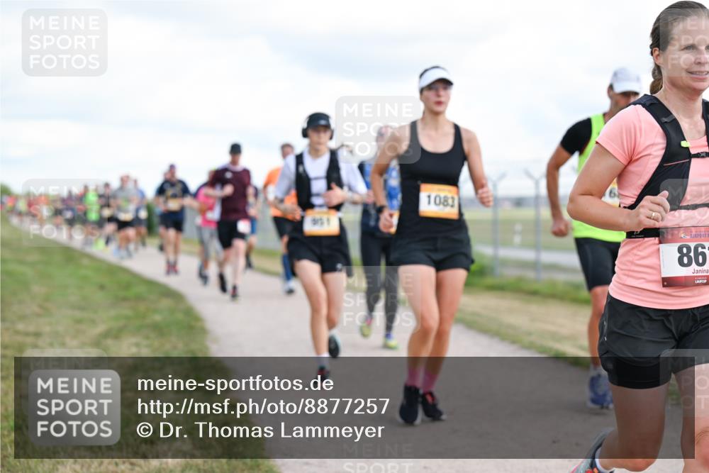 14.09.2025 - Airport Race Dr. Thomas Lammeyer http://msf.ph/oto/8877257 14.09.2025 12:22:48 Laufen 1083, 86 meine-sportfotos.de