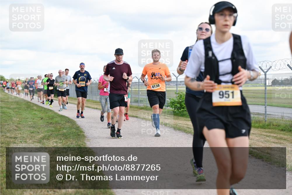 14.09.2025 - Airport Race Dr. Thomas Lammeyer http://msf.ph/oto/8877265 14.09.2025 12:22:50 Laufen 4228, 19, 4138, 951 meine-sportfotos.de