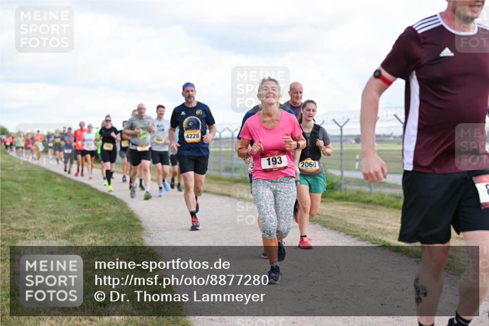 14.09.2025 - Airport Race Dr. Thomas Lammeyer http://msf.ph/oto/8877280 14.09.2025 12:22:52 Laufen 4228, 193, 2060 meine-sportfotos.de