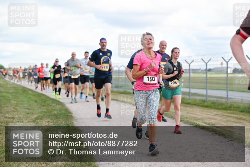 14.09.2025 - Airport Race Dr. Thomas Lammeyer http://msf.ph/oto/8877282 14.09.2025 12:22:52 Laufen 898, 228, 193, 2060 meine-sportfotos.de