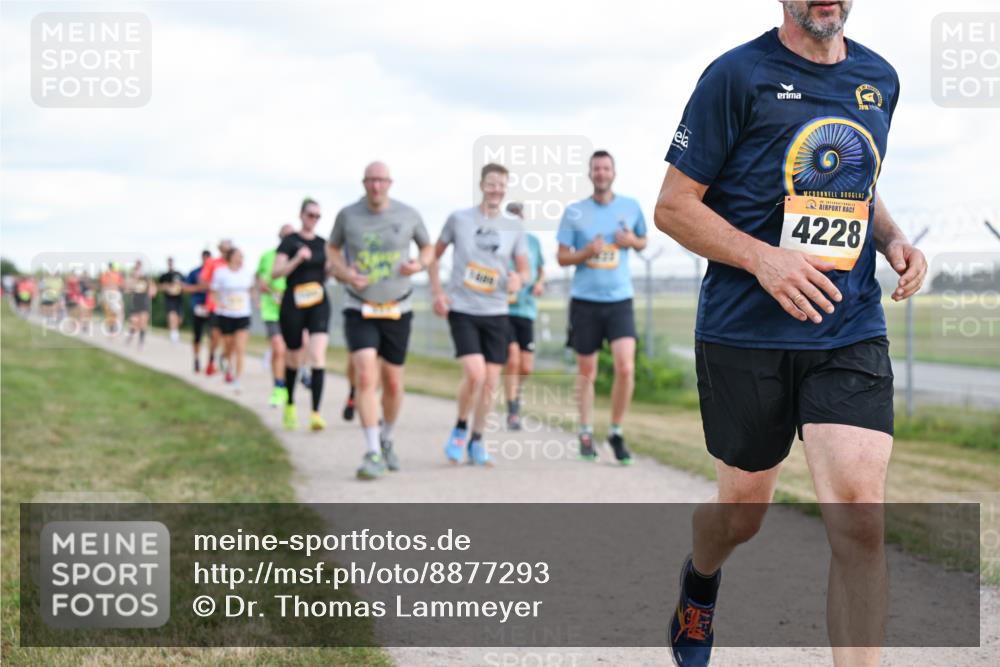 14.09.2025 - Airport Race Dr. Thomas Lammeyer http://msf.ph/oto/8877293 14.09.2025 12:22:55 Laufen 4228 meine-sportfotos.de