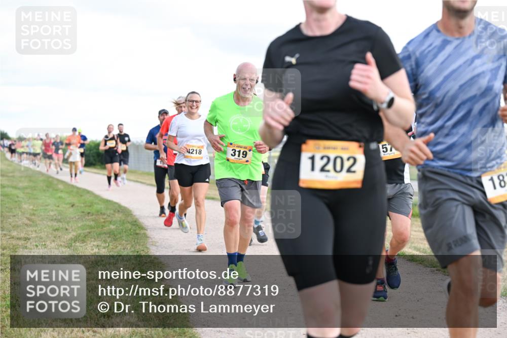 14.09.2025 - Airport Race Dr. Thomas Lammeyer http://msf.ph/oto/8877319 14.09.2025 12:22:59 Laufen 4218, 319, 1202, 157, 18 meine-sportfotos.de