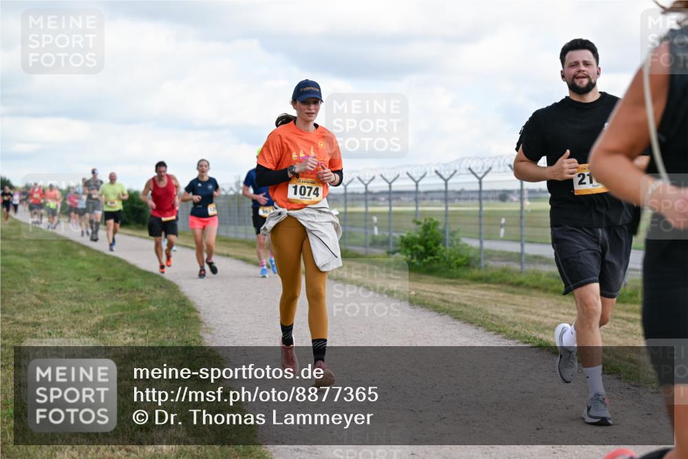 14.09.2025 - Airport Race Dr. Thomas Lammeyer http://msf.ph/oto/8877365 14.09.2025 12:23:08 Laufen 1074, 21 meine-sportfotos.de