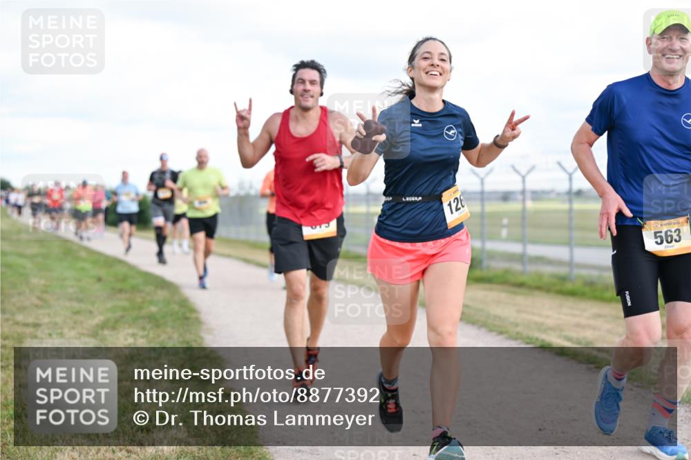 14.09.2025 - Airport Race Dr. Thomas Lammeyer http://msf.ph/oto/8877392 14.09.2025 12:23:12 Laufen 126, 563 meine-sportfotos.de