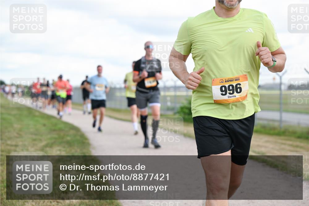 14.09.2025 - Airport Race Dr. Thomas Lammeyer http://msf.ph/oto/8877421 14.09.2025 12:23:17 Laufen 42, 996 meine-sportfotos.de