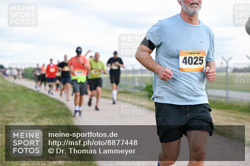 14.09.2025 - Airport Race Dr. Thomas Lammeyer http://msf.ph/oto/8877448 14.09.2025 12:23:21 Laufen 42, 4025 meine-sportfotos.de