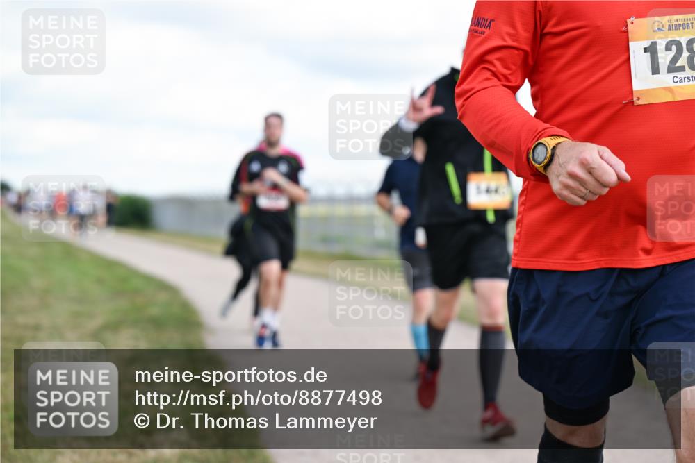14.09.2025 - Airport Race Dr. Thomas Lammeyer http://msf.ph/oto/8877498 14.09.2025 12:23:30 Laufen 42, 128 meine-sportfotos.de