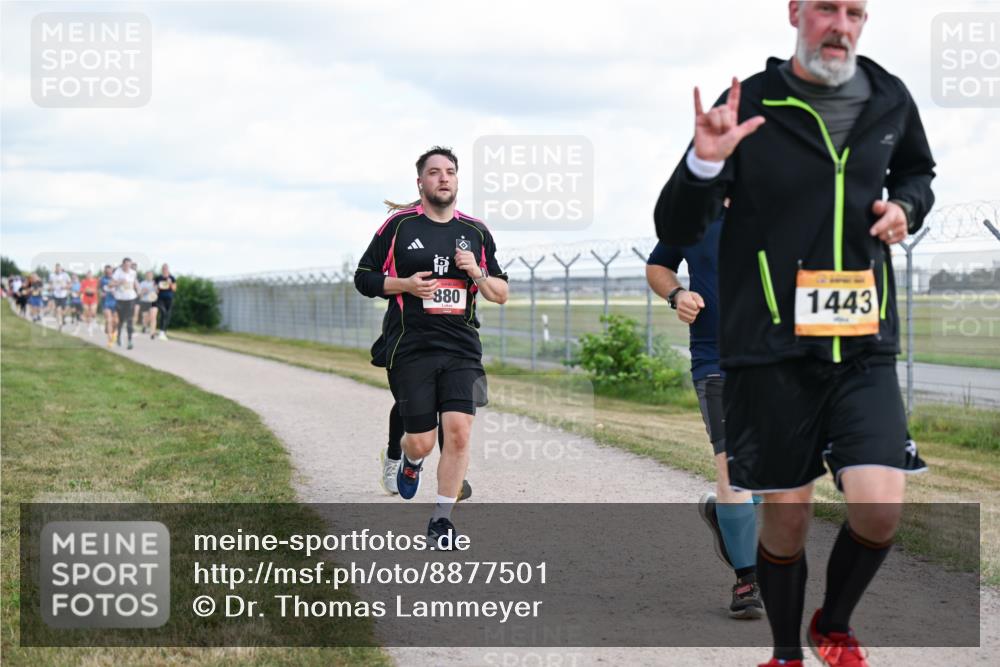 14.09.2025 - Airport Race Dr. Thomas Lammeyer http://msf.ph/oto/8877501 14.09.2025 12:23:30 Laufen 880, 1443 meine-sportfotos.de