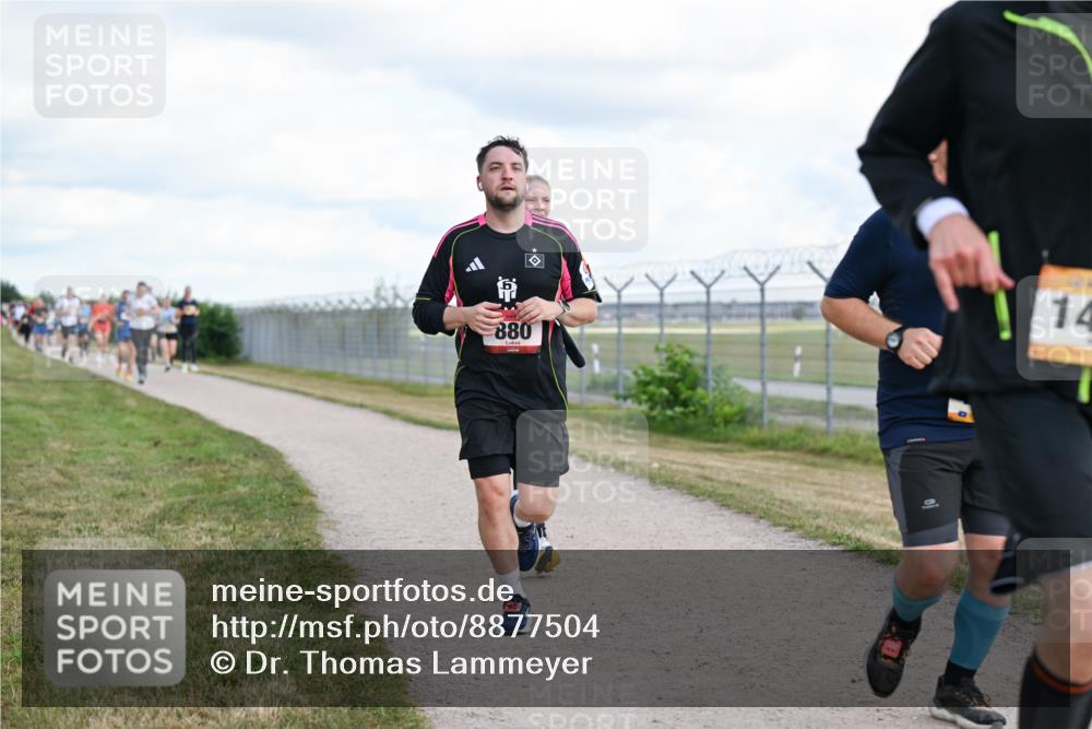 14.09.2025 - Airport Race Dr. Thomas Lammeyer http://msf.ph/oto/8877504 14.09.2025 12:23:31 Laufen 880, 14 meine-sportfotos.de