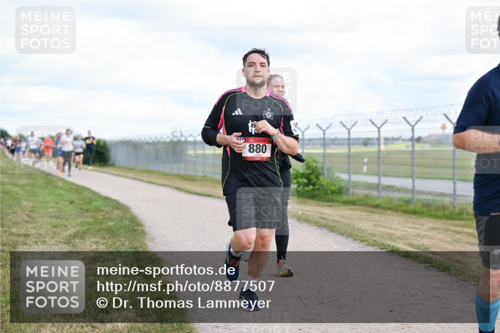 14.09.2025 - Airport Race Dr. Thomas Lammeyer http://msf.ph/oto/8877507 14.09.2025 12:23:31 Laufen 880 meine-sportfotos.de
