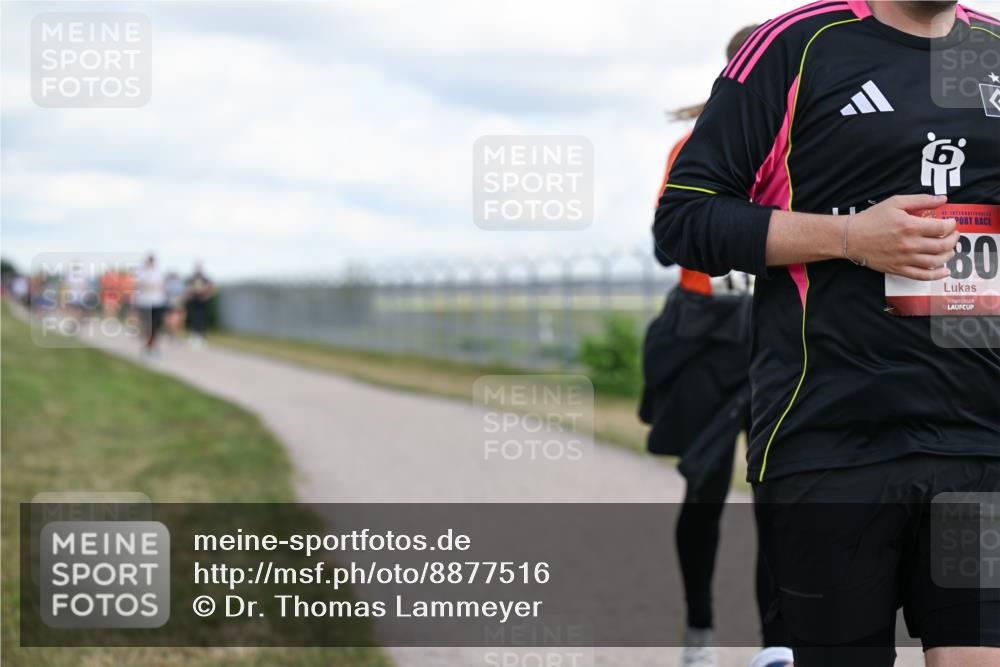 14.09.2025 - Airport Race Dr. Thomas Lammeyer http://msf.ph/oto/8877516 14.09.2025 12:23:32 Laufen 80 meine-sportfotos.de