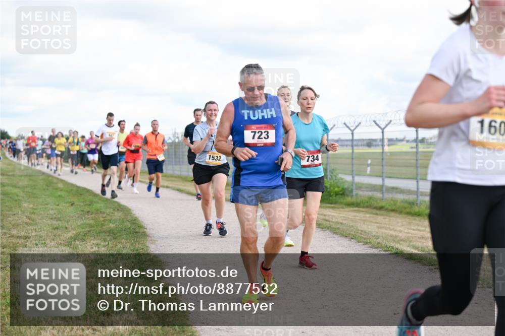14.09.2025 - Airport Race Dr. Thomas Lammeyer http://msf.ph/oto/8877532 14.09.2025 12:23:42 Laufen 1532, 723, 734, 160 meine-sportfotos.de