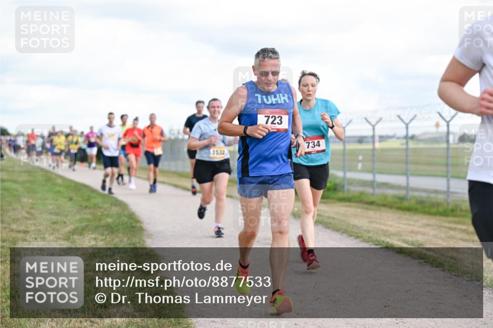 14.09.2025 - Airport Race Dr. Thomas Lammeyer http://msf.ph/oto/8877533 14.09.2025 12:23:43 Laufen 1532, 723, 734 meine-sportfotos.de