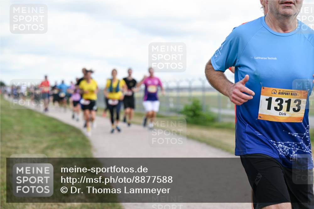 14.09.2025 - Airport Race Dr. Thomas Lammeyer http://msf.ph/oto/8877588 14.09.2025 12:23:51 Laufen 42, 1313 meine-sportfotos.de