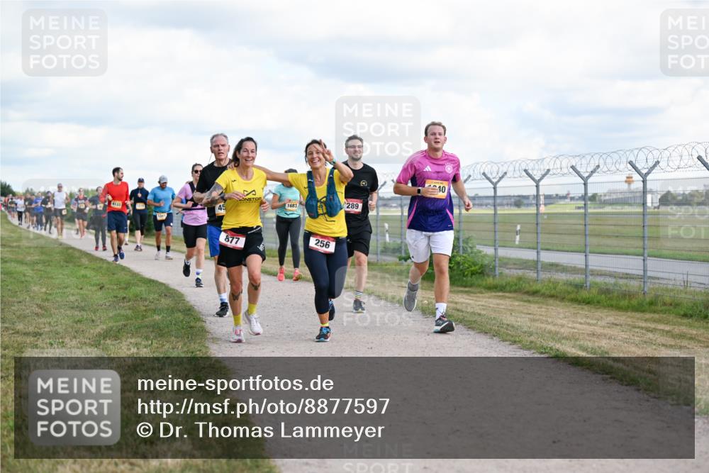 14.09.2025 - Airport Race Dr. Thomas Lammeyer http://msf.ph/oto/8877597 14.09.2025 12:23:52 Laufen 4133, 45, 877, 289, 1683, 256, 40 meine-sportfotos.de