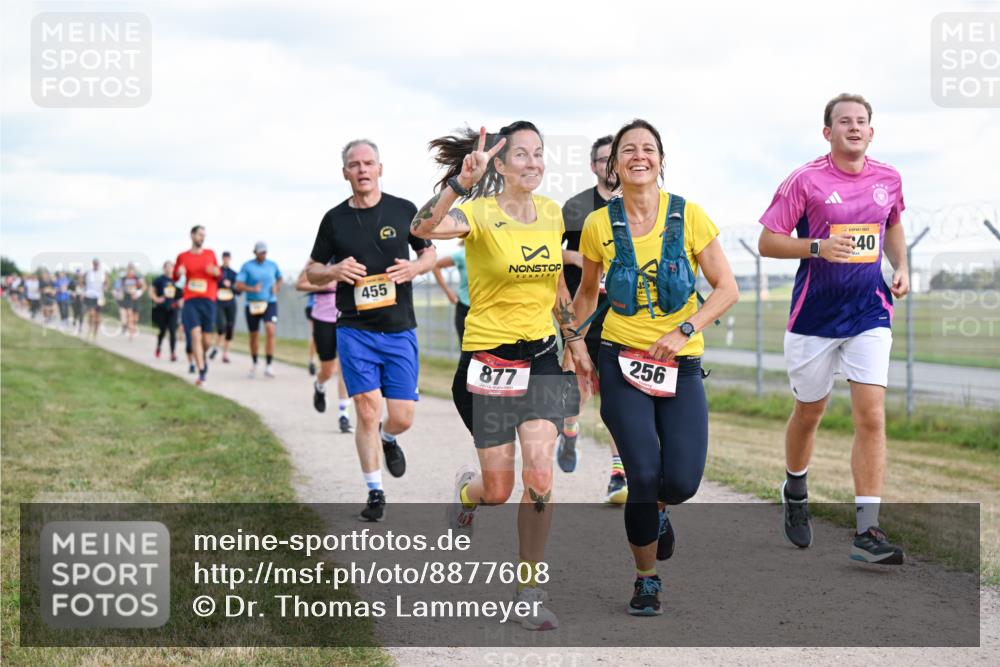 14.09.2025 - Airport Race Dr. Thomas Lammeyer http://msf.ph/oto/8877608 14.09.2025 12:23:53 Laufen 455, 877, 256, 40 meine-sportfotos.de
