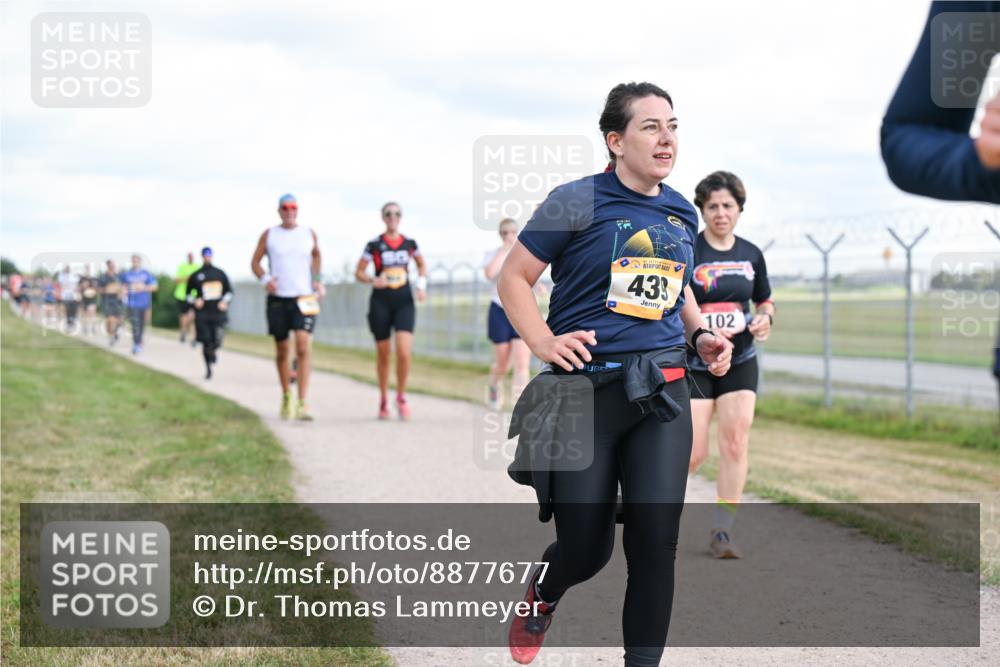 14.09.2025 - Airport Race Dr. Thomas Lammeyer http://msf.ph/oto/8877677 14.09.2025 12:24:04 Laufen 43, 102 meine-sportfotos.de