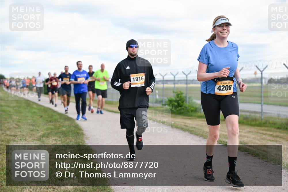 14.09.2025 - Airport Race Dr. Thomas Lammeyer http://msf.ph/oto/8877720 14.09.2025 12:24:10 Laufen 1916, 1916, 4208 meine-sportfotos.de
