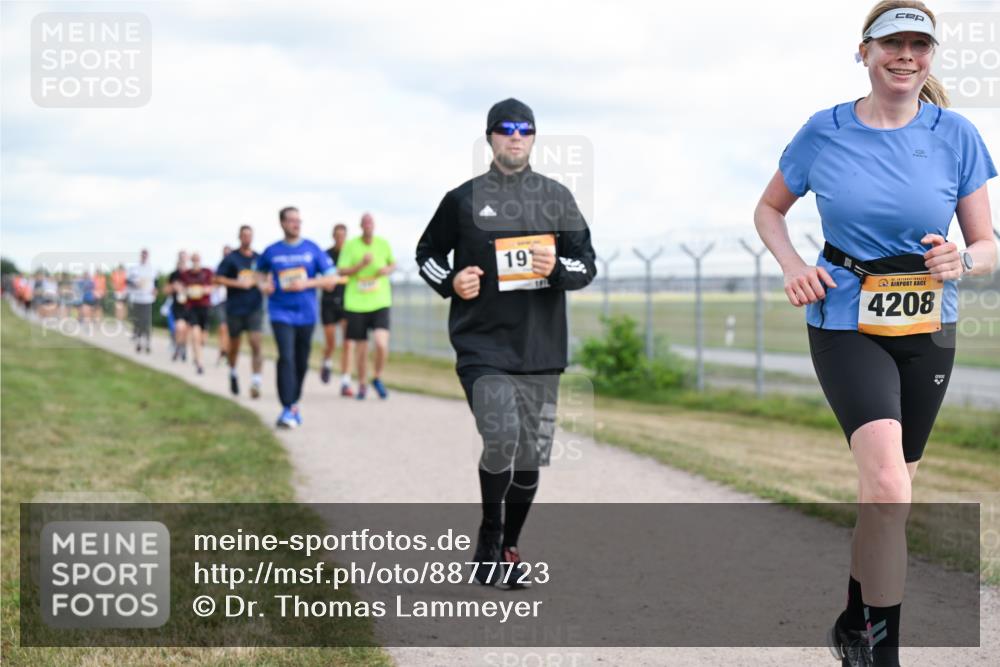 14.09.2025 - Airport Race Dr. Thomas Lammeyer http://msf.ph/oto/8877723 14.09.2025 12:24:11 Laufen 19, 4208 meine-sportfotos.de