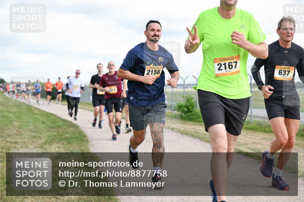 14.09.2025 - Airport Race Dr. Thomas Lammeyer http://msf.ph/oto/8877758 14.09.2025 12:24:16 Laufen 2116, 2156, 2167, 637 meine-sportfotos.de