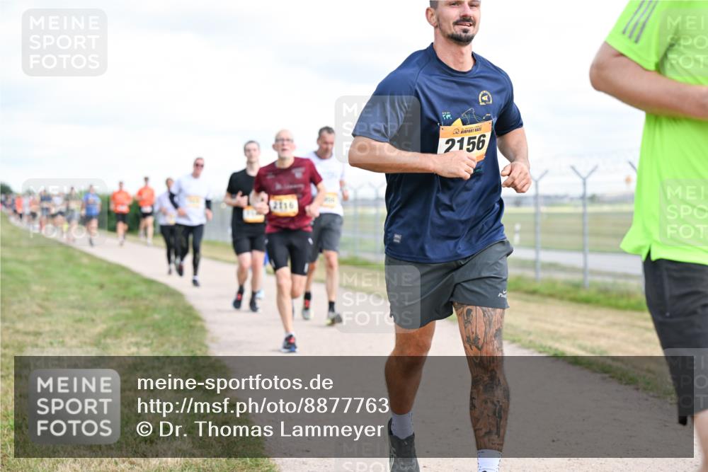 14.09.2025 - Airport Race Dr. Thomas Lammeyer http://msf.ph/oto/8877763 14.09.2025 12:24:17 Laufen 2116, 2156 meine-sportfotos.de