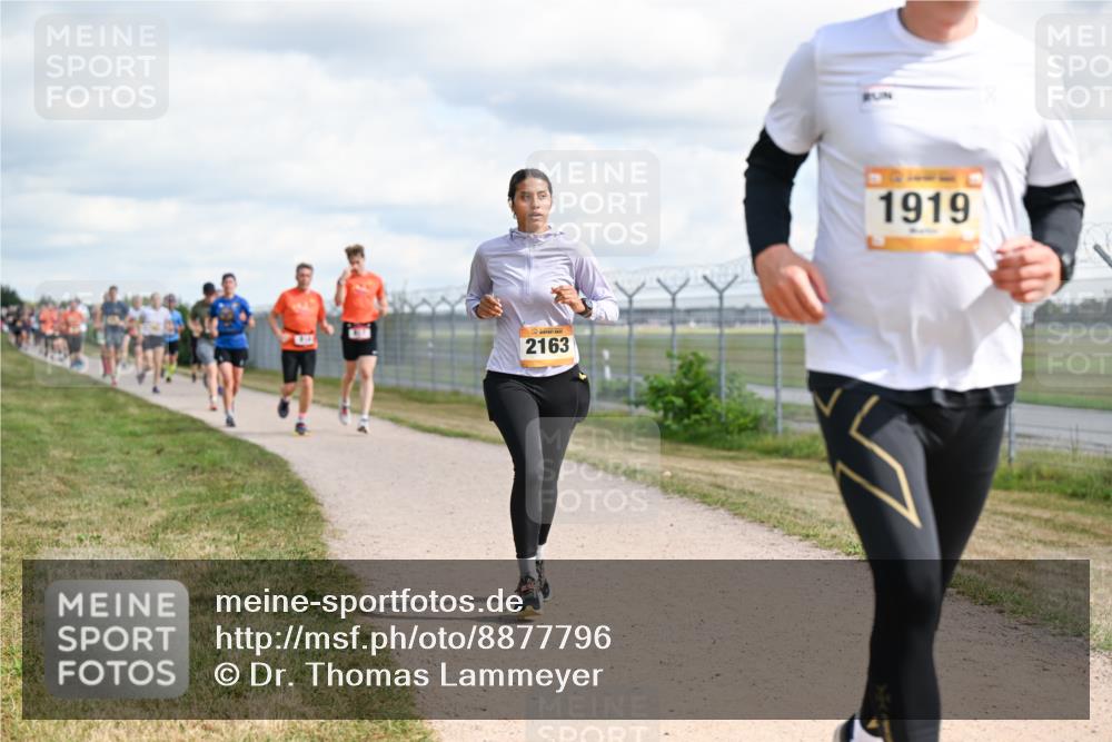 14.09.2025 - Airport Race Dr. Thomas Lammeyer http://msf.ph/oto/8877796 14.09.2025 12:24:22 Laufen 2163, 1919 meine-sportfotos.de