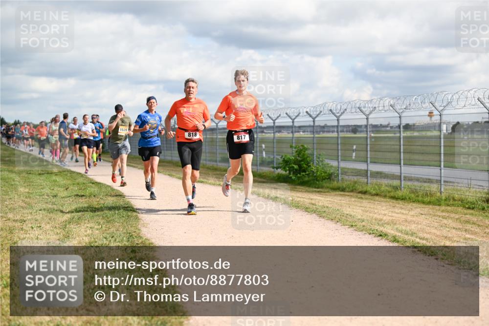 14.09.2025 - Airport Race Dr. Thomas Lammeyer http://msf.ph/oto/8877803 14.09.2025 12:24:25 Laufen 1539, 818, 817 meine-sportfotos.de