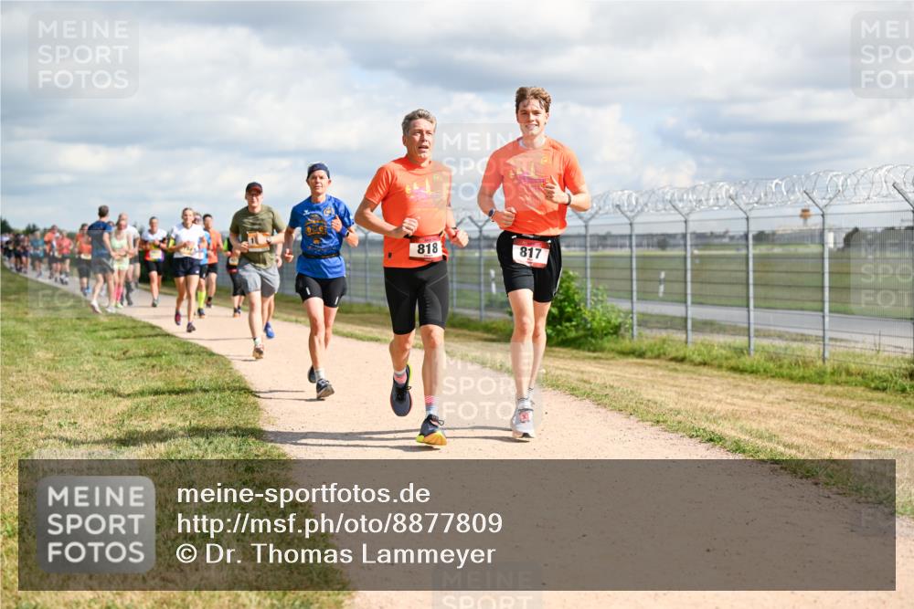 14.09.2025 - Airport Race Dr. Thomas Lammeyer http://msf.ph/oto/8877809 14.09.2025 12:24:26 Laufen 818, 817 meine-sportfotos.de