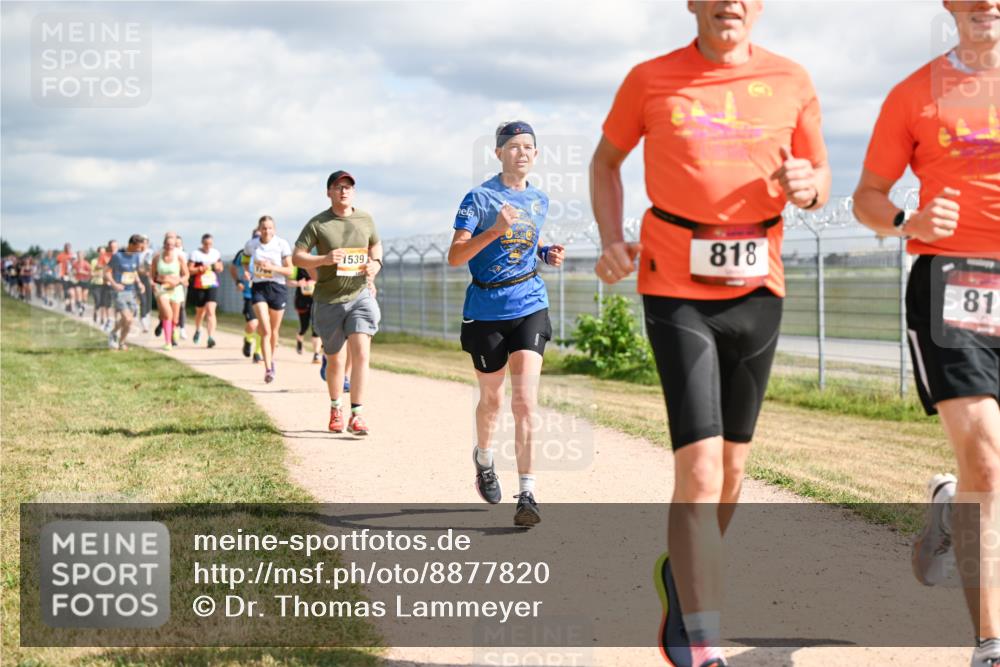 14.09.2025 - Airport Race Dr. Thomas Lammeyer http://msf.ph/oto/8877820 14.09.2025 12:24:28 Laufen 818, 1539, 81 meine-sportfotos.de