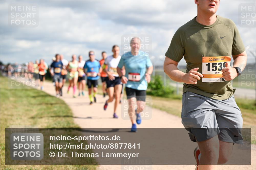 14.09.2025 - Airport Race Dr. Thomas Lammeyer http://msf.ph/oto/8877841 14.09.2025 12:24:31 Laufen 42, 1539, 153 meine-sportfotos.de