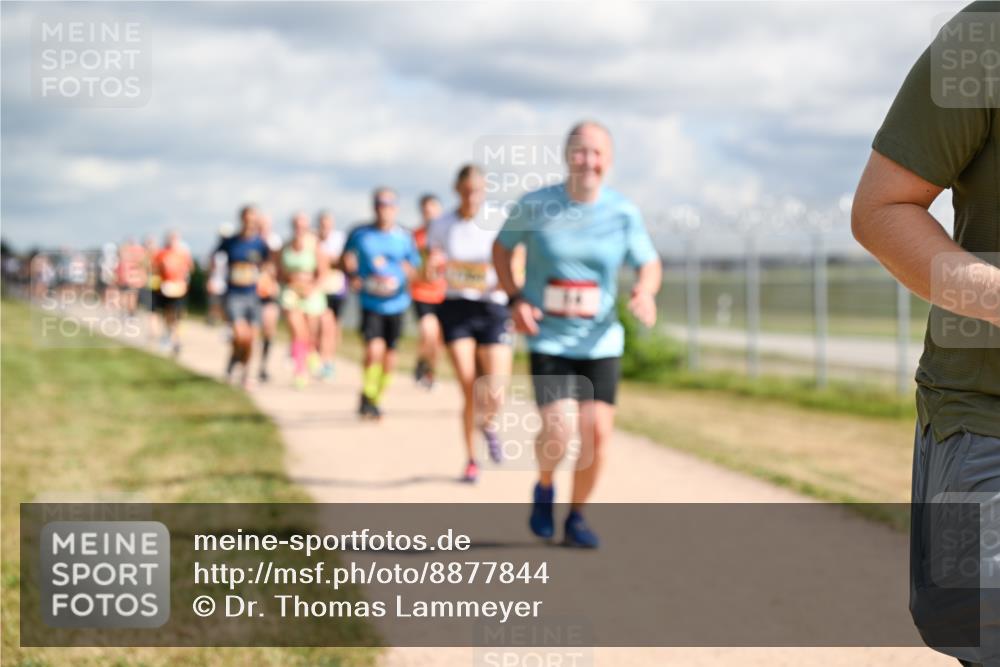 14.09.2025 - Airport Race Dr. Thomas Lammeyer http://msf.ph/oto/8877844 14.09.2025 12:24:32 Laufen  meine-sportfotos.de