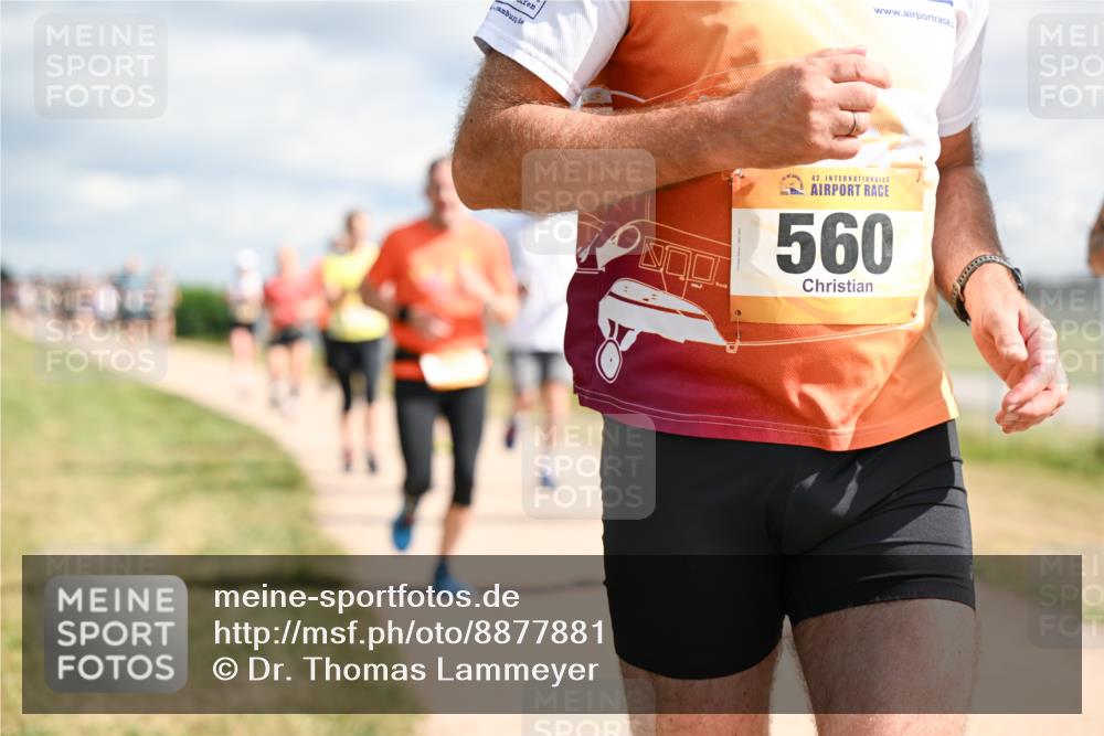 14.09.2025 - Airport Race Dr. Thomas Lammeyer http://msf.ph/oto/8877881 14.09.2025 12:24:38 Laufen 42, 560 meine-sportfotos.de