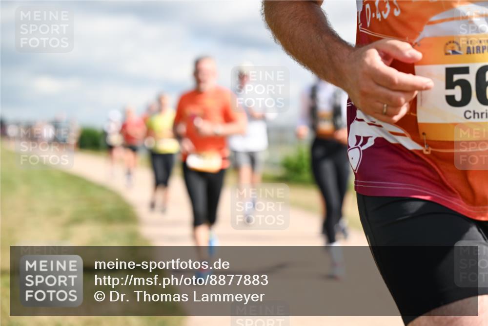 14.09.2025 - Airport Race Dr. Thomas Lammeyer http://msf.ph/oto/8877883 14.09.2025 12:24:38 Laufen 0, 43, 47, 1971, 56 meine-sportfotos.de