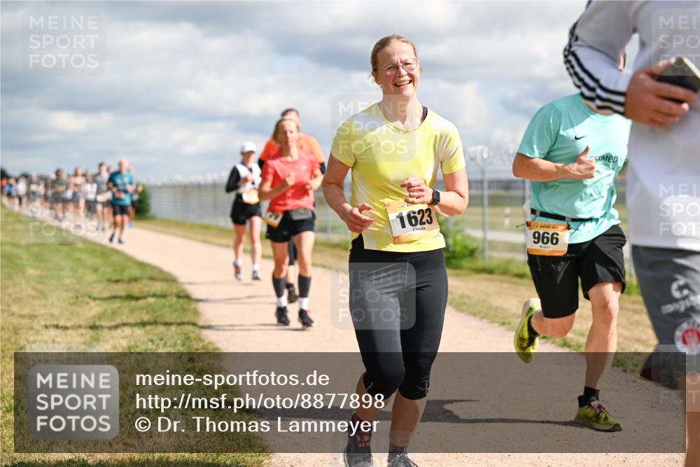 14.09.2025 - Airport Race Dr. Thomas Lammeyer http://msf.ph/oto/8877898 14.09.2025 12:24:41 Laufen 1623, 966 meine-sportfotos.de