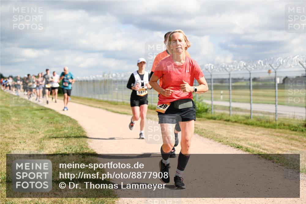 14.09.2025 - Airport Race Dr. Thomas Lammeyer http://msf.ph/oto/8877908 14.09.2025 12:24:43 Laufen 1474, 29 meine-sportfotos.de
