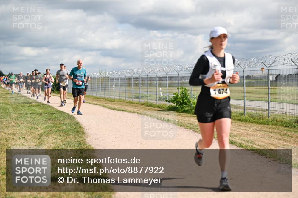 14.09.2025 - Airport Race Dr. Thomas Lammeyer http://msf.ph/oto/8877922 14.09.2025 12:24:45 Laufen 1393, 1474 meine-sportfotos.de