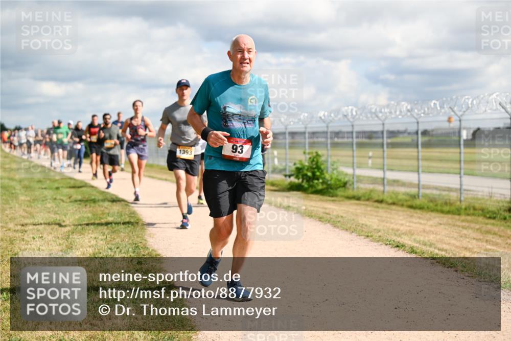 14.09.2025 - Airport Race Dr. Thomas Lammeyer http://msf.ph/oto/8877932 14.09.2025 12:24:49 Laufen 1393, 93 meine-sportfotos.de