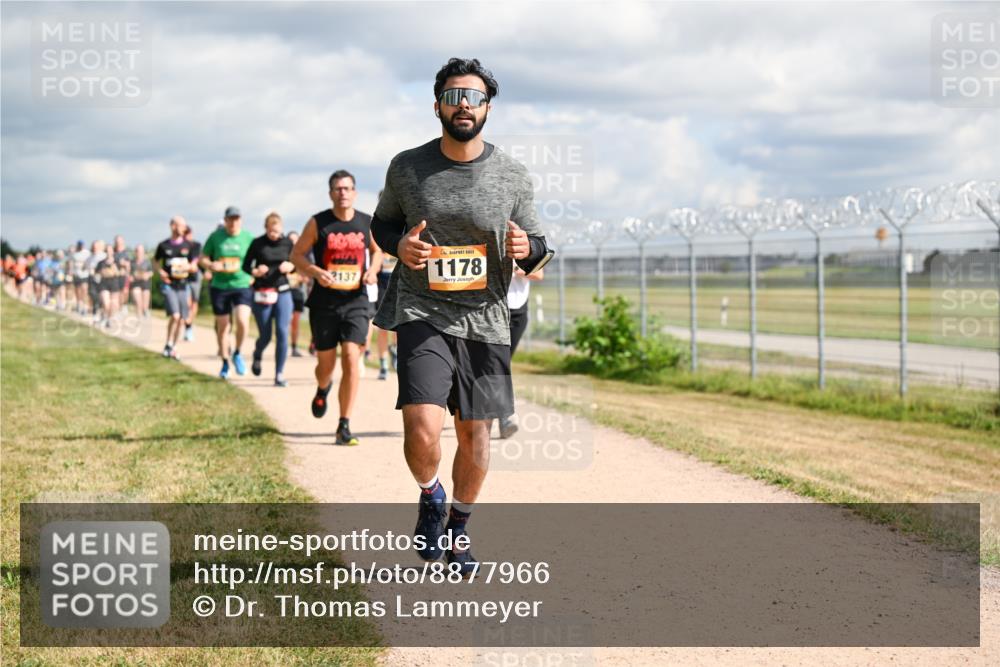 14.09.2025 - Airport Race Dr. Thomas Lammeyer http://msf.ph/oto/8877966 14.09.2025 12:24:55 Laufen 137, 1178 meine-sportfotos.de
