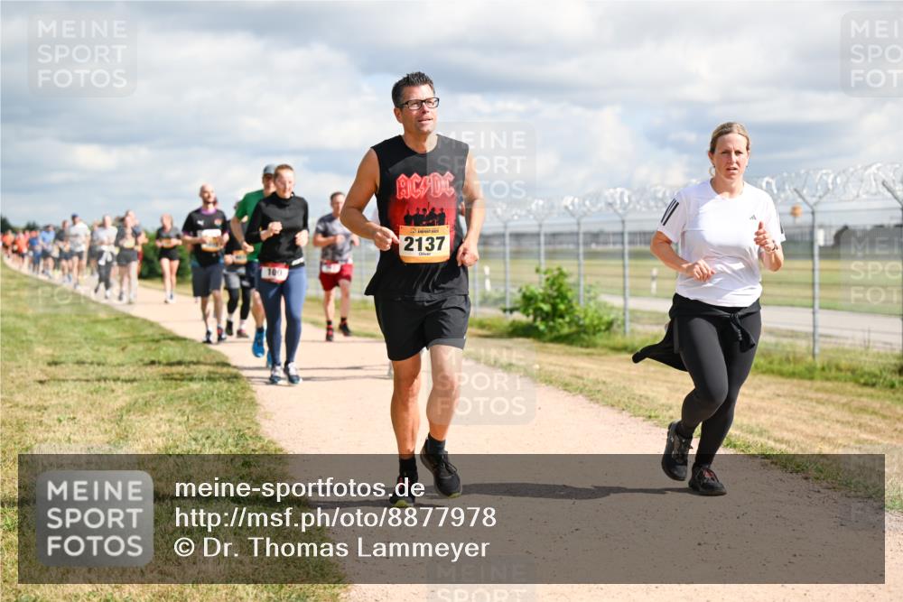 14.09.2025 - Airport Race Dr. Thomas Lammeyer http://msf.ph/oto/8877978 14.09.2025 12:24:57 Laufen 100, 2137 meine-sportfotos.de