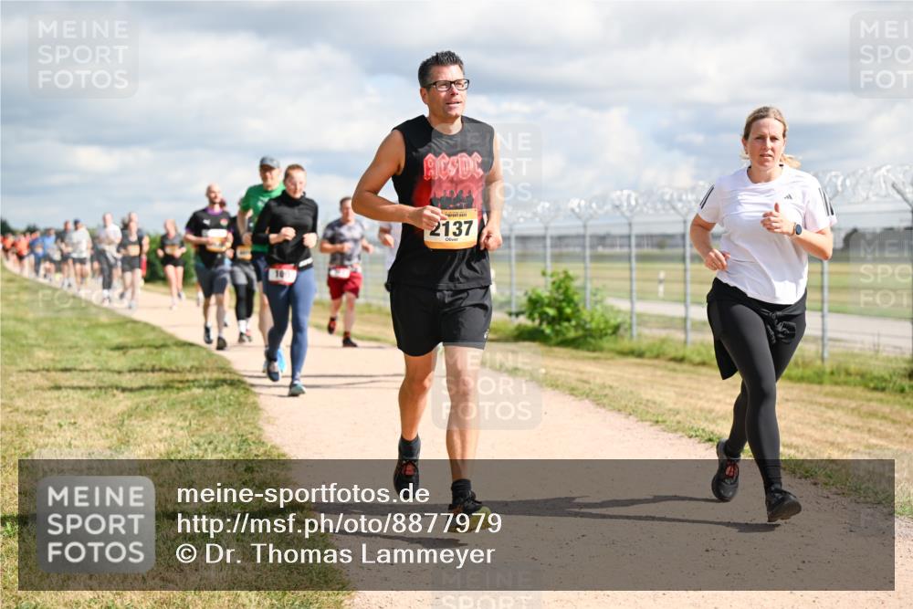 14.09.2025 - Airport Race Dr. Thomas Lammeyer http://msf.ph/oto/8877979 14.09.2025 12:24:57 Laufen 100, 2137 meine-sportfotos.de