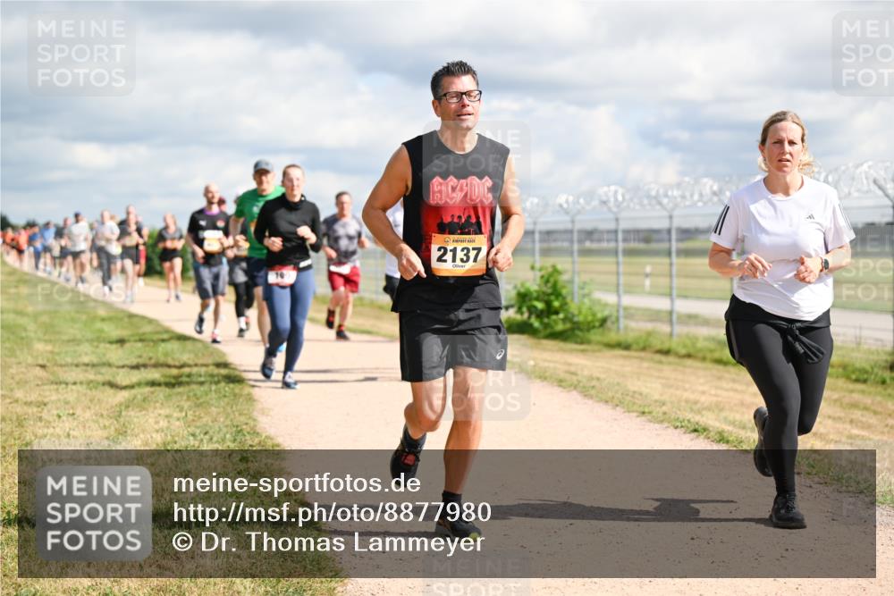 14.09.2025 - Airport Race Dr. Thomas Lammeyer http://msf.ph/oto/8877980 14.09.2025 12:24:57 Laufen 2137 meine-sportfotos.de
