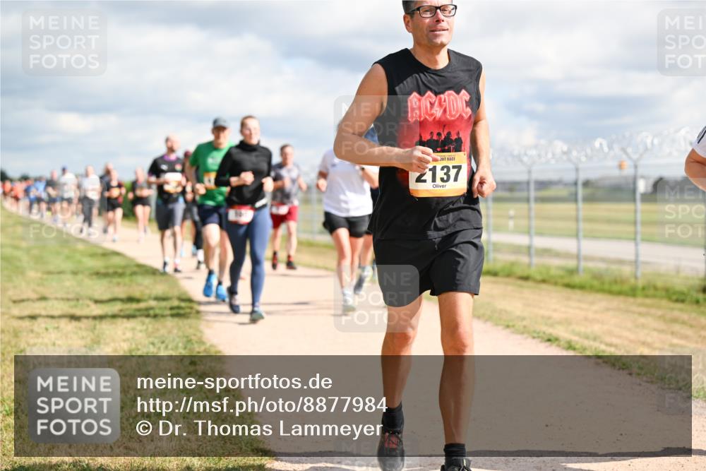 14.09.2025 - Airport Race Dr. Thomas Lammeyer http://msf.ph/oto/8877984 14.09.2025 12:24:57 Laufen 2137 meine-sportfotos.de