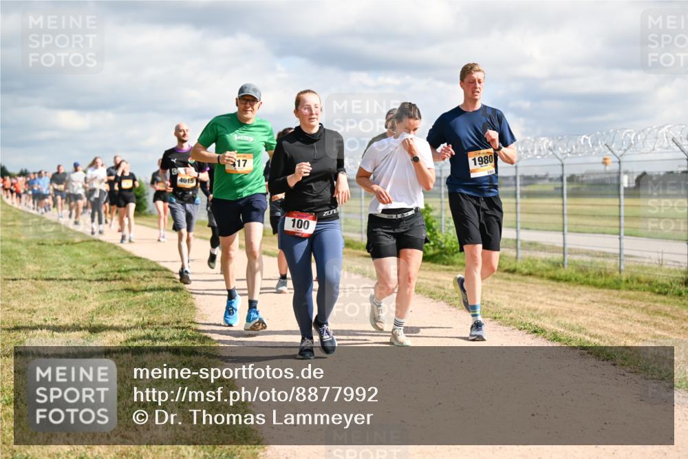 14.09.2025 - Airport Race Dr. Thomas Lammeyer http://msf.ph/oto/8877992 14.09.2025 12:24:59 Laufen 4015, 17, 100, 1980 meine-sportfotos.de