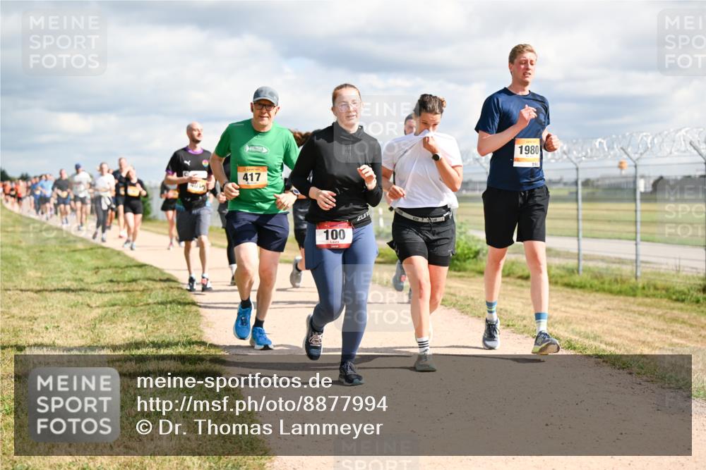 14.09.2025 - Airport Race Dr. Thomas Lammeyer http://msf.ph/oto/8877994 14.09.2025 12:24:59 Laufen 417, 100, 1980, 198 meine-sportfotos.de